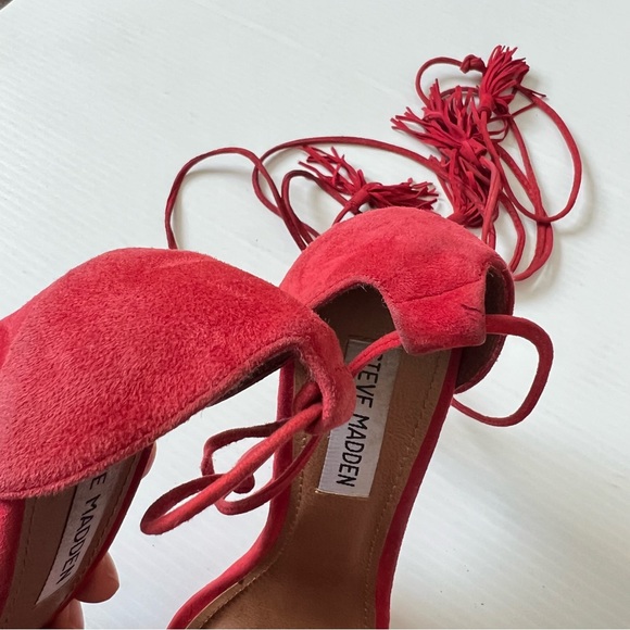 Steve Madden | Suede Sassey Two Piece Fringe Sandals - Picture 9 of 13